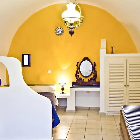 Otel Efterpi Traditional Firostefani